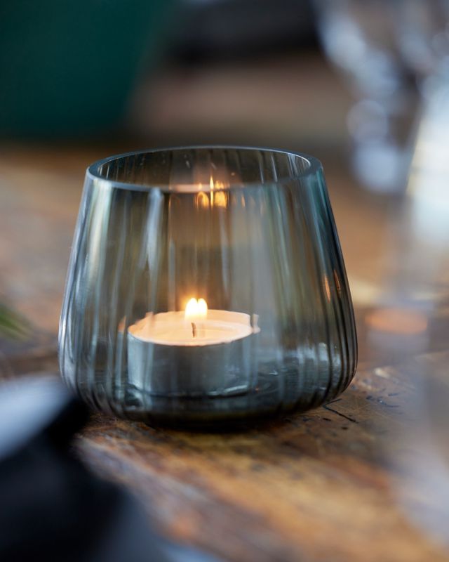 Nothing says autumn like the warm, inviting, and comforting atmosphere a candle provides. Light a candle, enjoy the moment. Take a deep breath, appreciate the simple joy of physical and mental peace🕯️